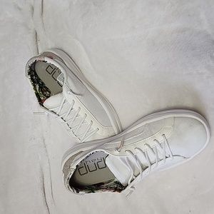 HEY DUDE Katrina Natural Cocunut White Size 9. EUC